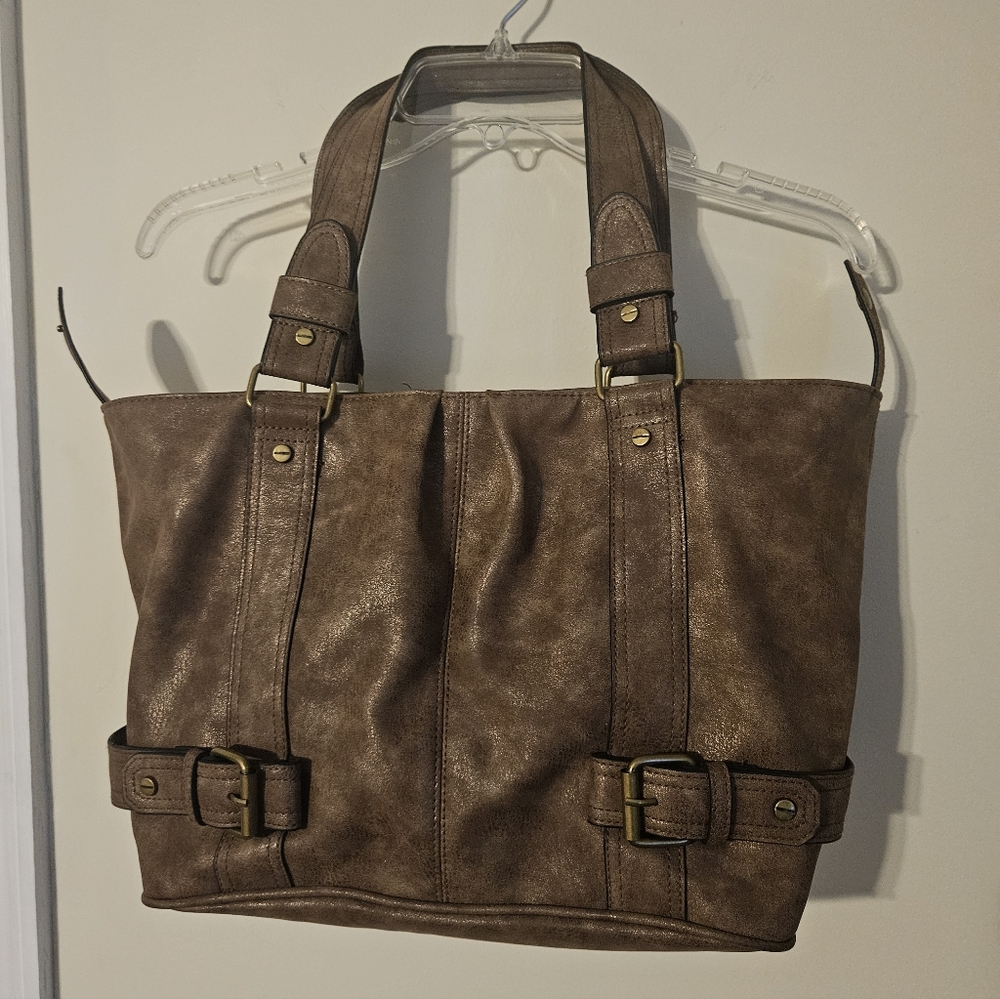 Brown shoulder bag / purse with gold buckle & snap details